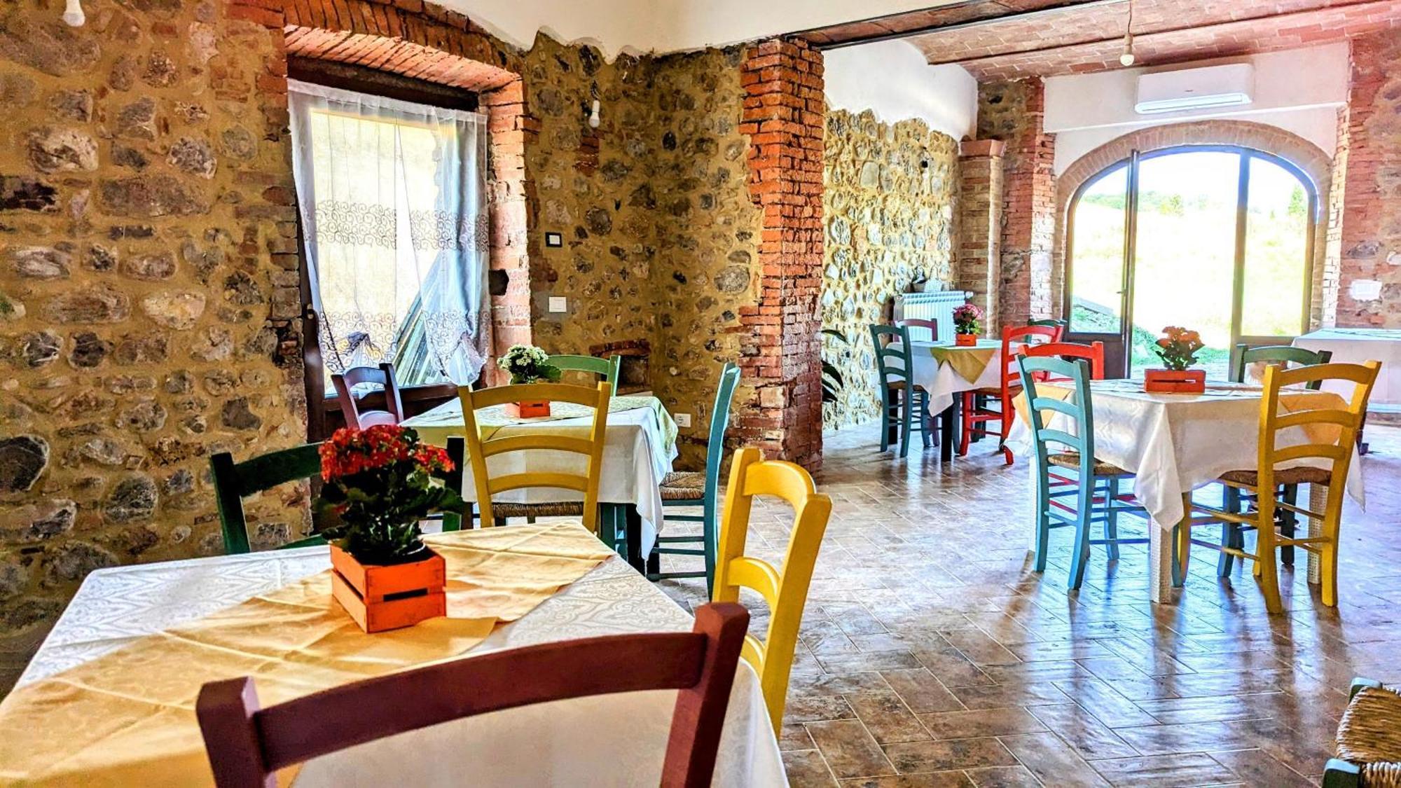 La Quinta Decima Bioagriturismo Fattoria Spedaletto Luaran gambar